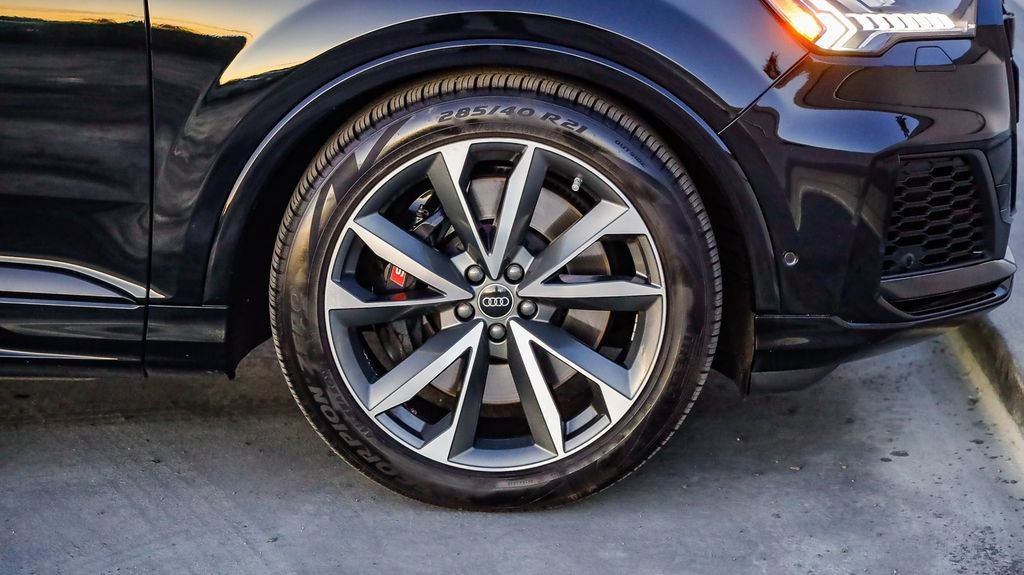 Used 2023 Audi SQ7 Prestige w/ Prestige Package image 11