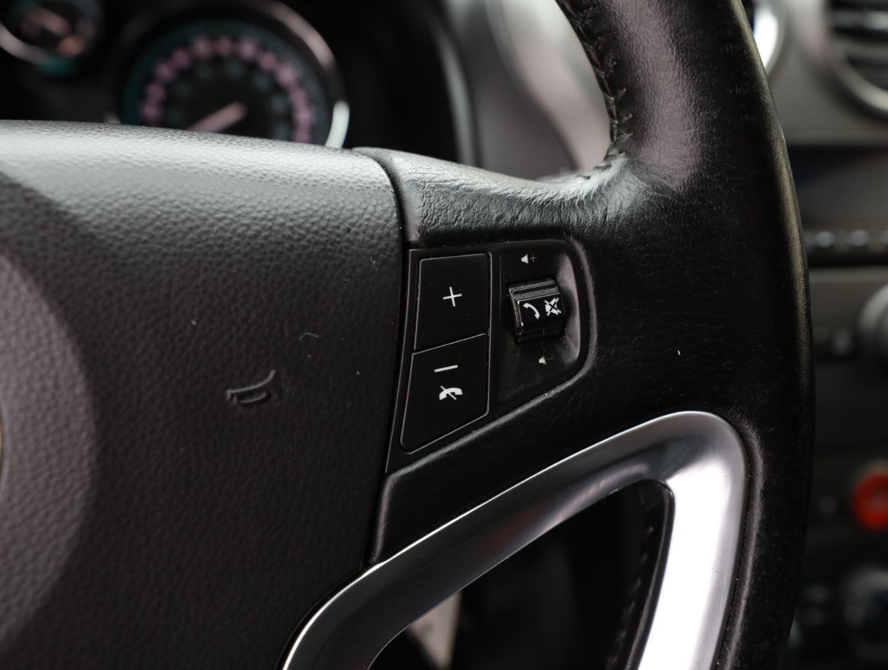 Used 2014 Chevrolet Captiva Sport LT FWD image 19