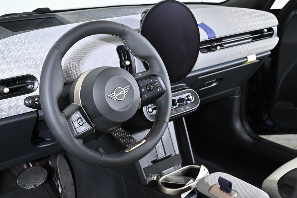 Certified 2025 MINI Cooper 2-Door Hardtop image 13