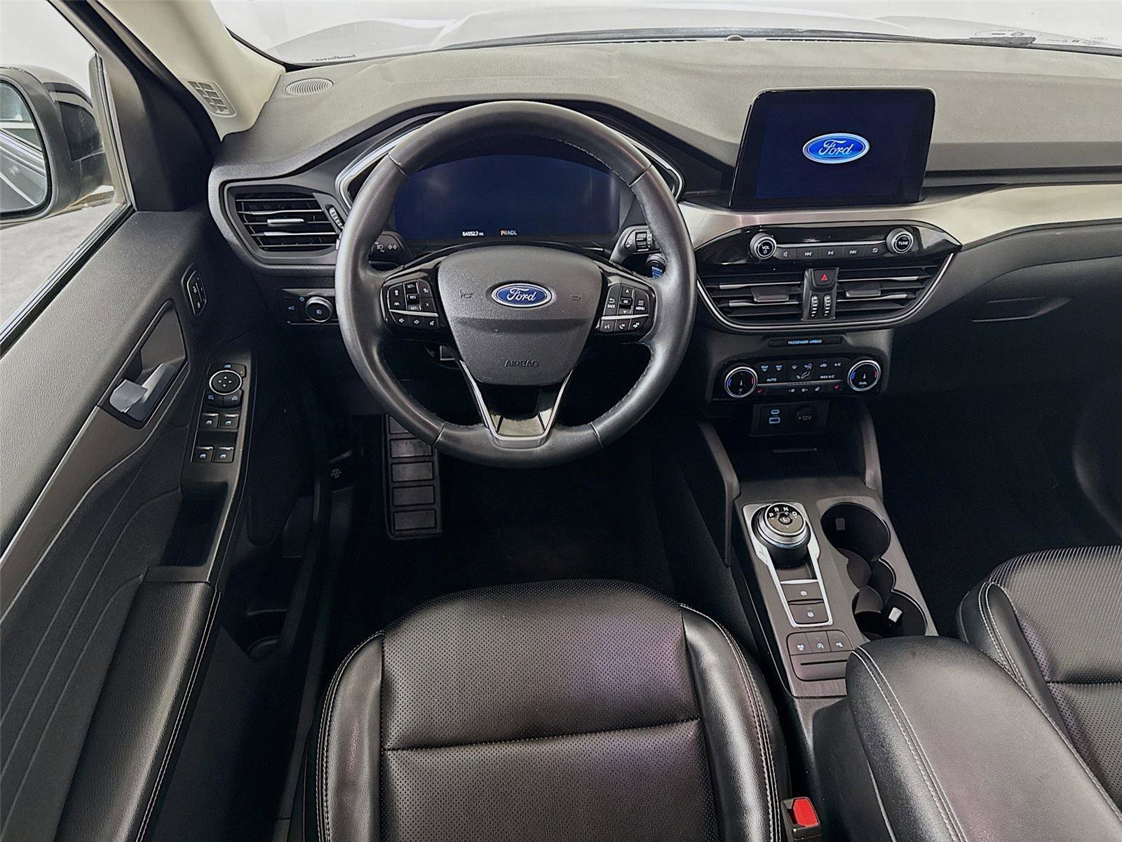 Used 2022 Ford Escape Titanium image 22