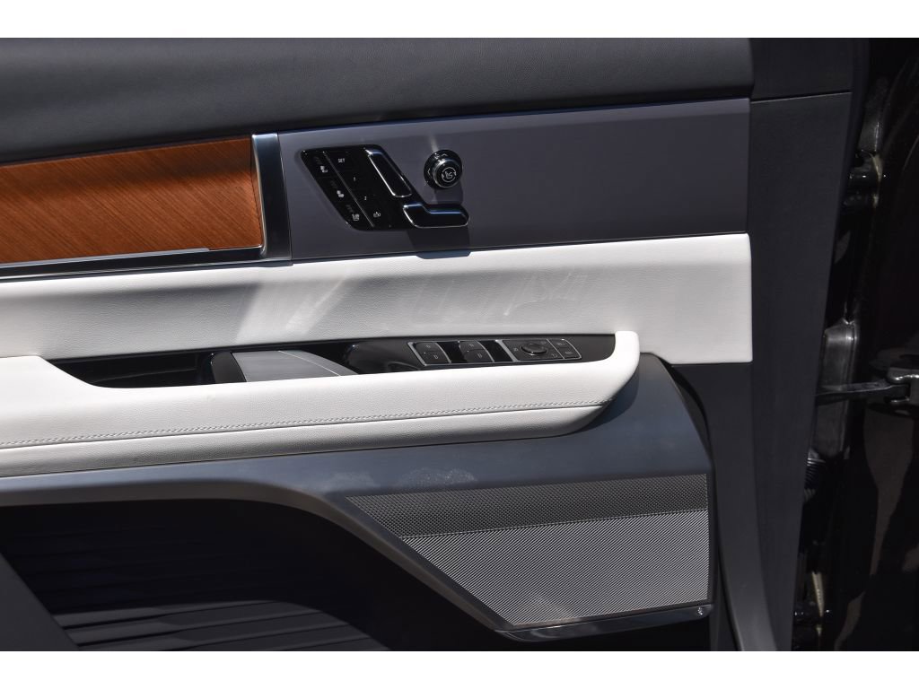 New 2026 Cadillac Vistiq Sport image 28