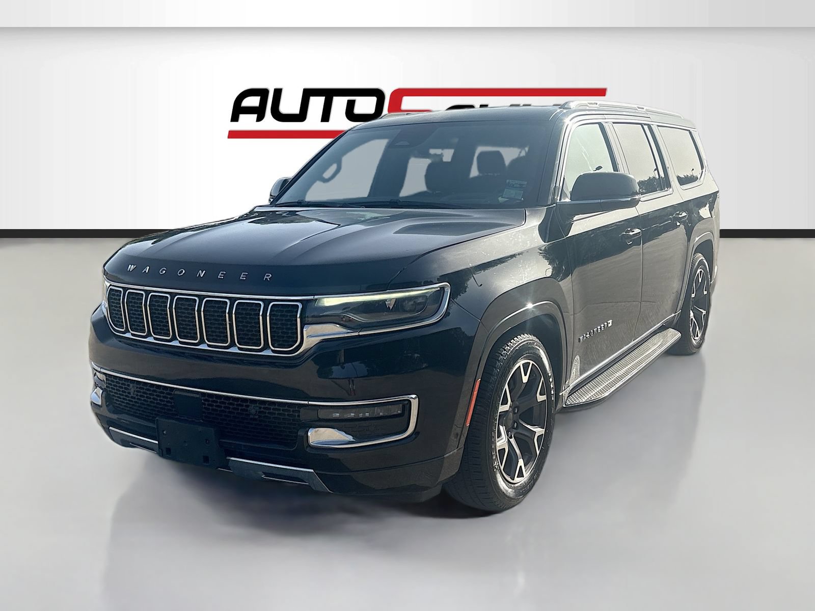 Used 2023 Jeep Wagoneer L Series III w/ Preferred Equipment Group AWD/4WD image 3