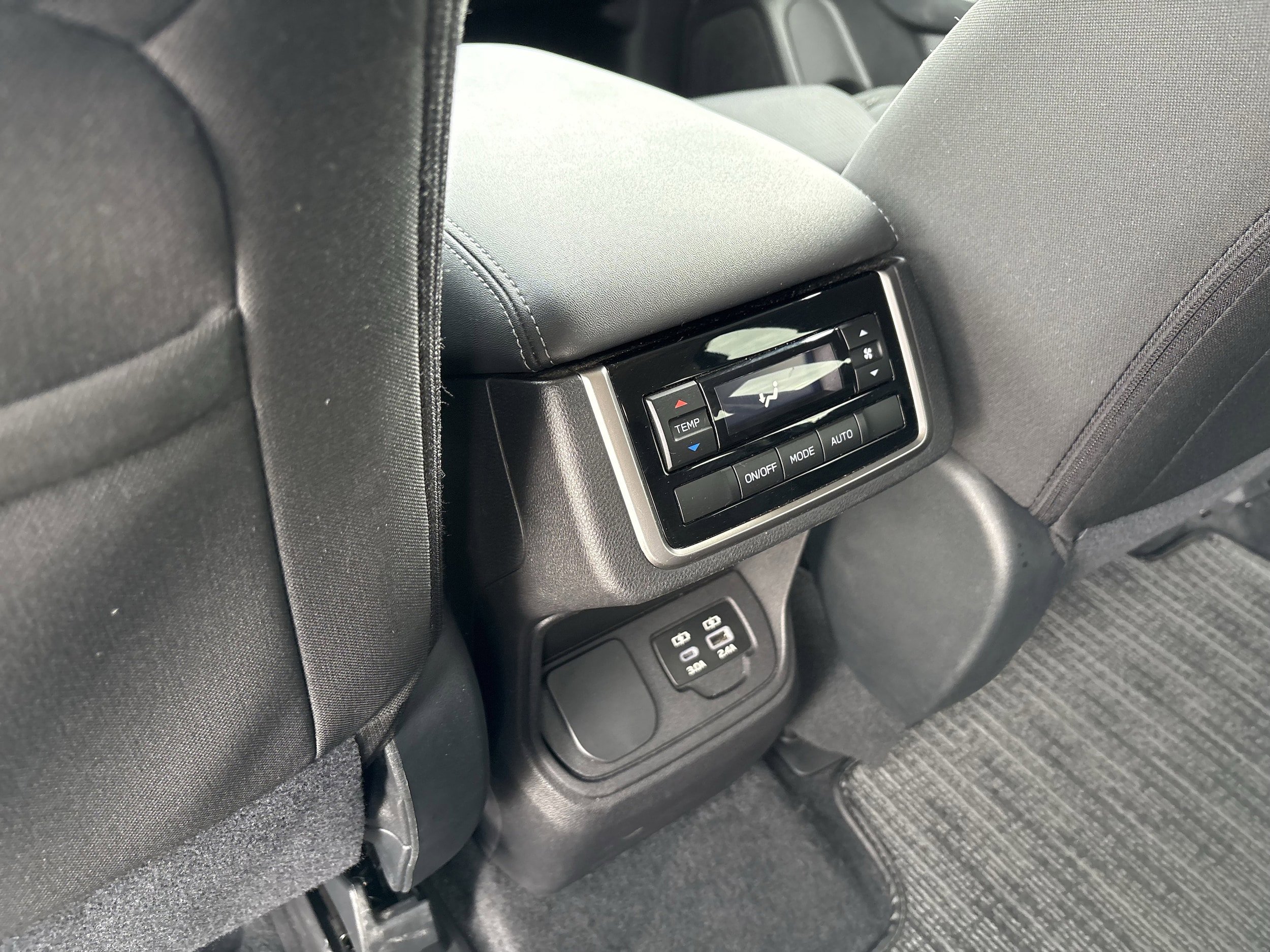 Certified 2025 Subaru Ascent Premium AWD/4WD image 31