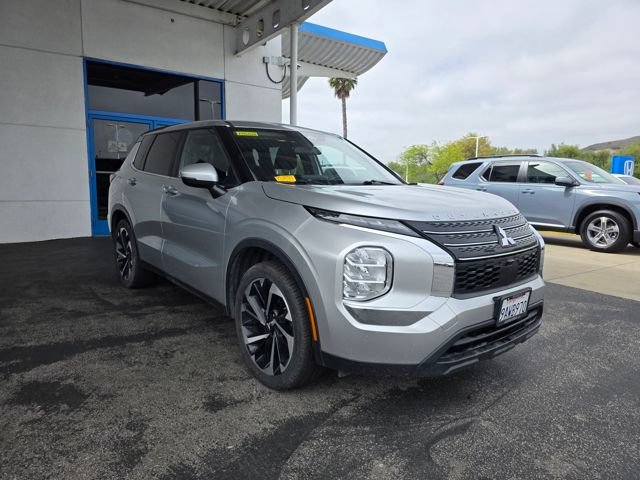 Used 2022 Mitsubishi Outlander ES FWD image 3