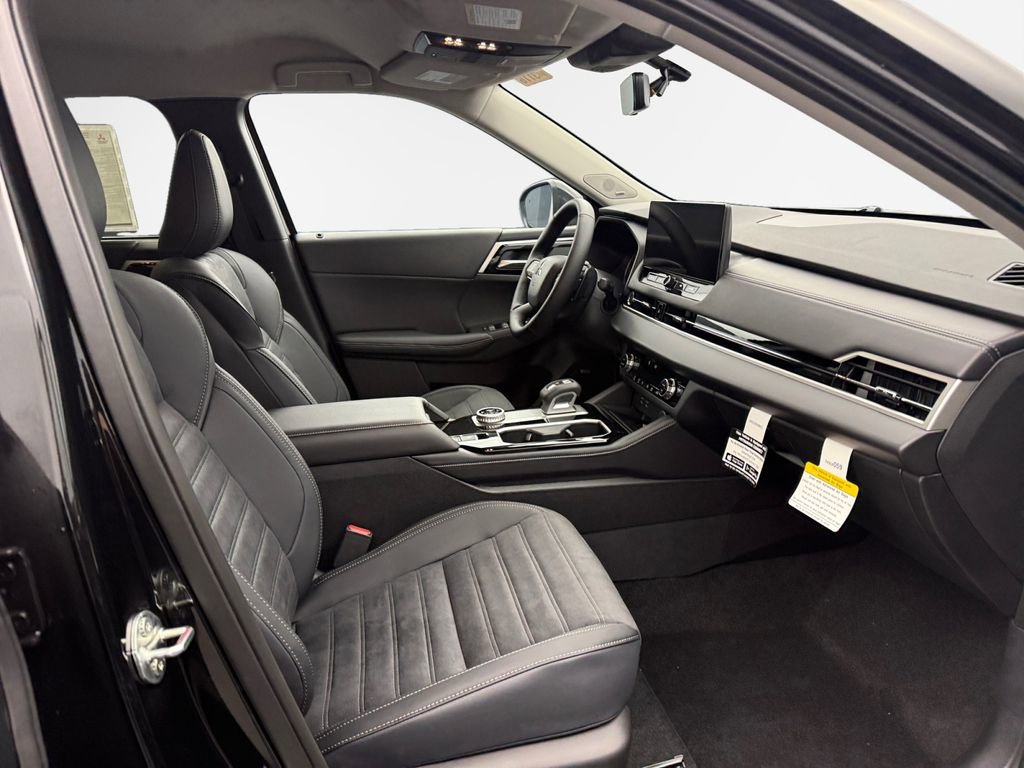 New 2026 Mitsubishi Outlander SE image 25