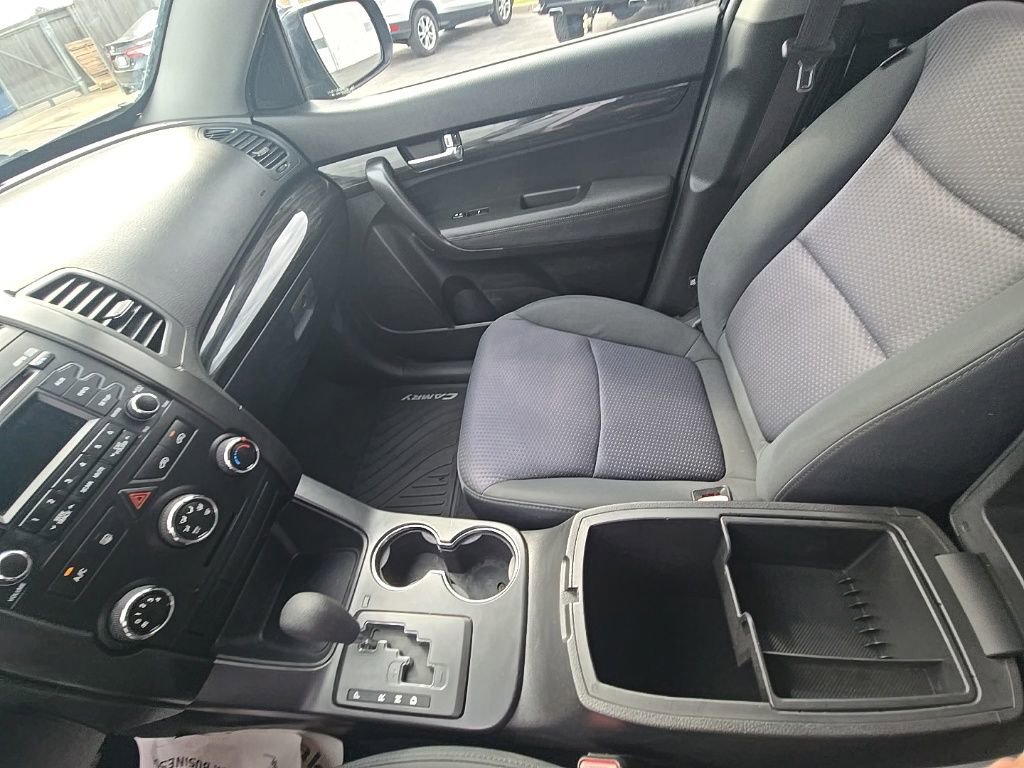 Used 2012 Kia Sorento LX image 21