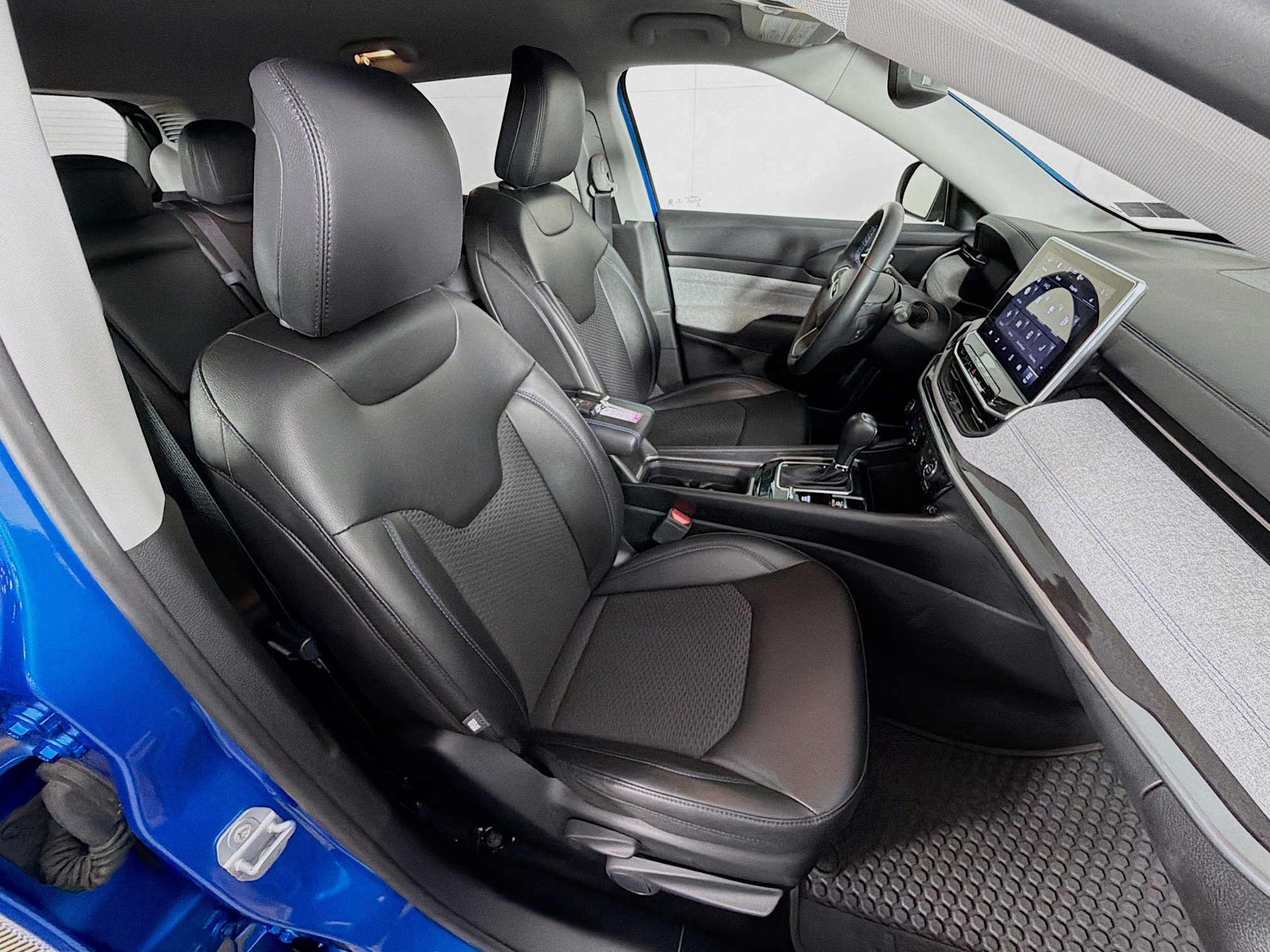 Used 2022 Jeep Compass Latitude w/ Convenience Group image 27