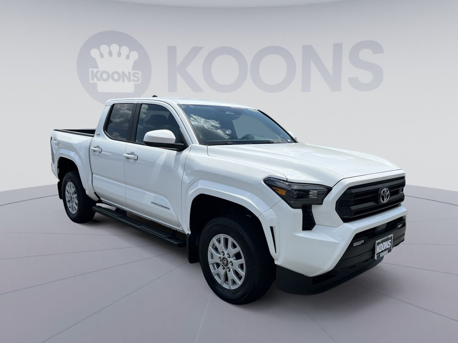 Used 2025 Toyota Tacoma SR5 AWD/4WD image 10