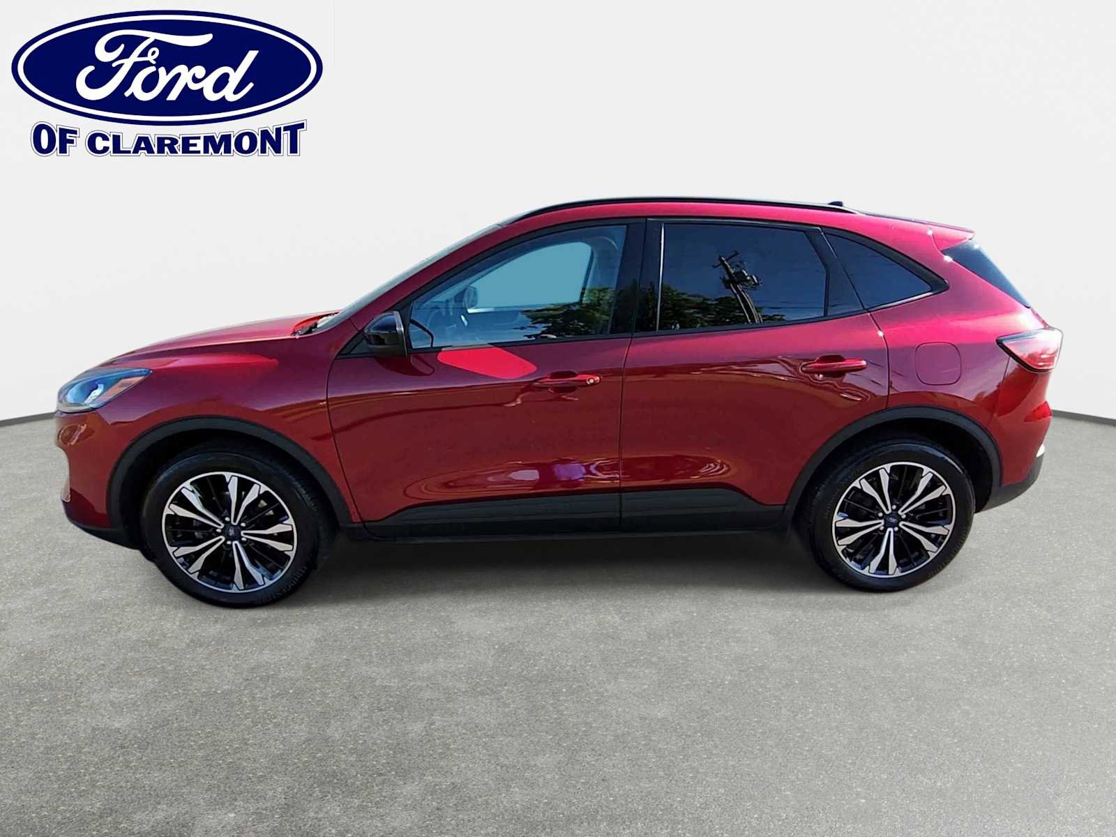 Used 2022 Ford Escape SE w/ SE Sport Appearance Package AWD/4WD image 5