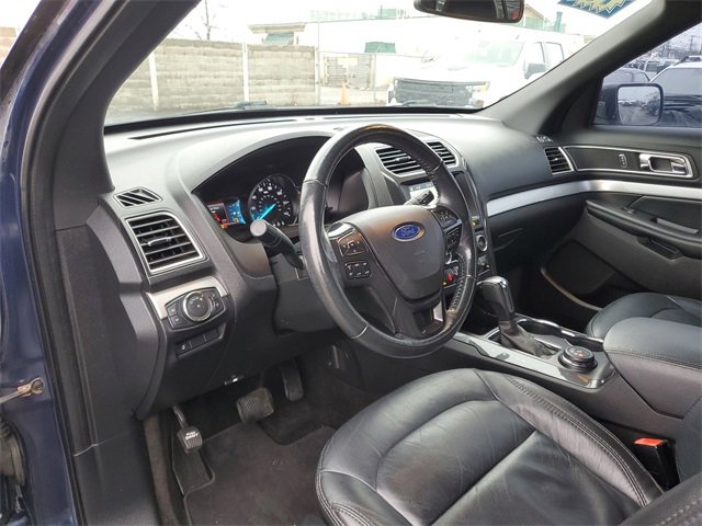 Used 2017 Ford Explorer XLT w/ Equipment Group 202A image 10