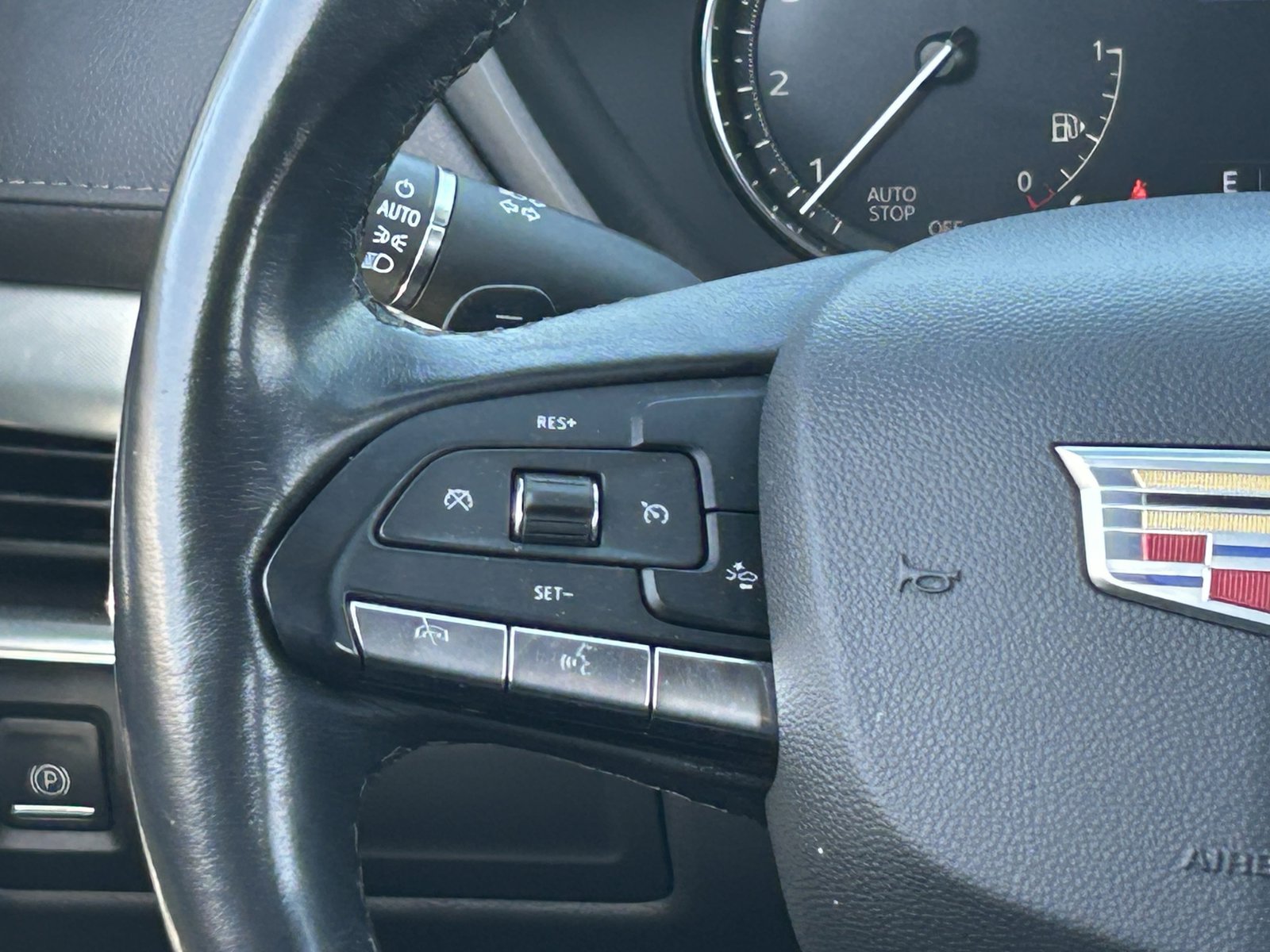 Certified 2022 Cadillac XT4 Premium Luxury w/ Safety Alert Package image 23