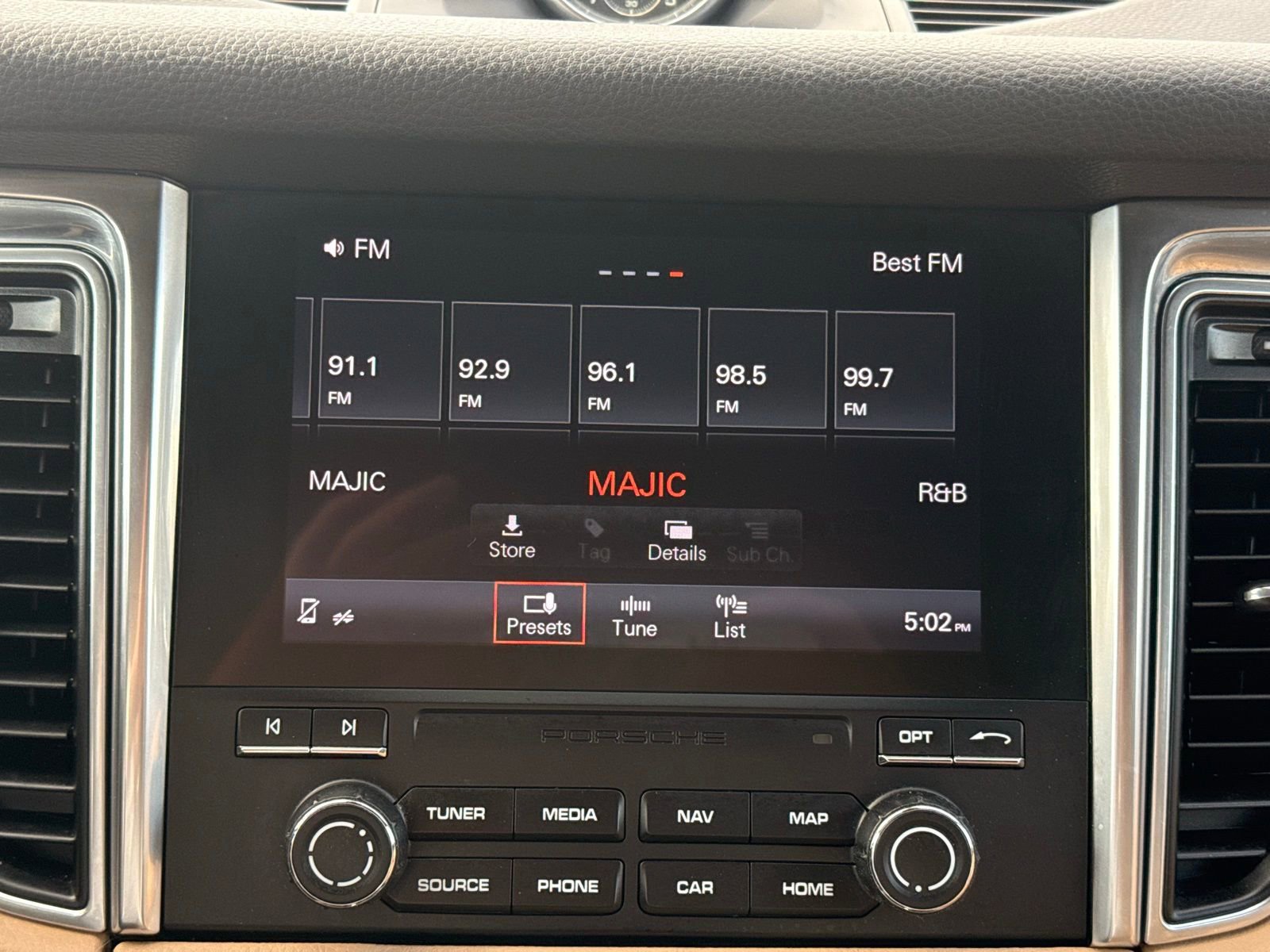Used 2018 Porsche Macan image 19