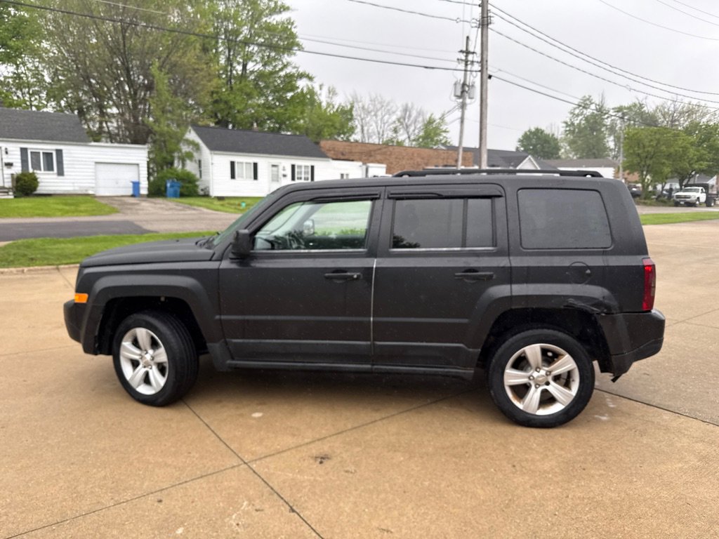 Used 2011 Jeep Patriot Latitude AWD/4WD image 5
