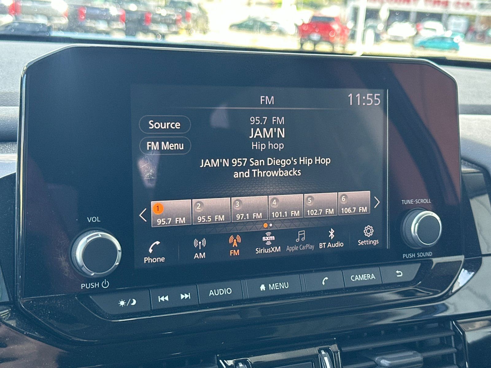 Used 2022 Nissan Pathfinder SV image 18