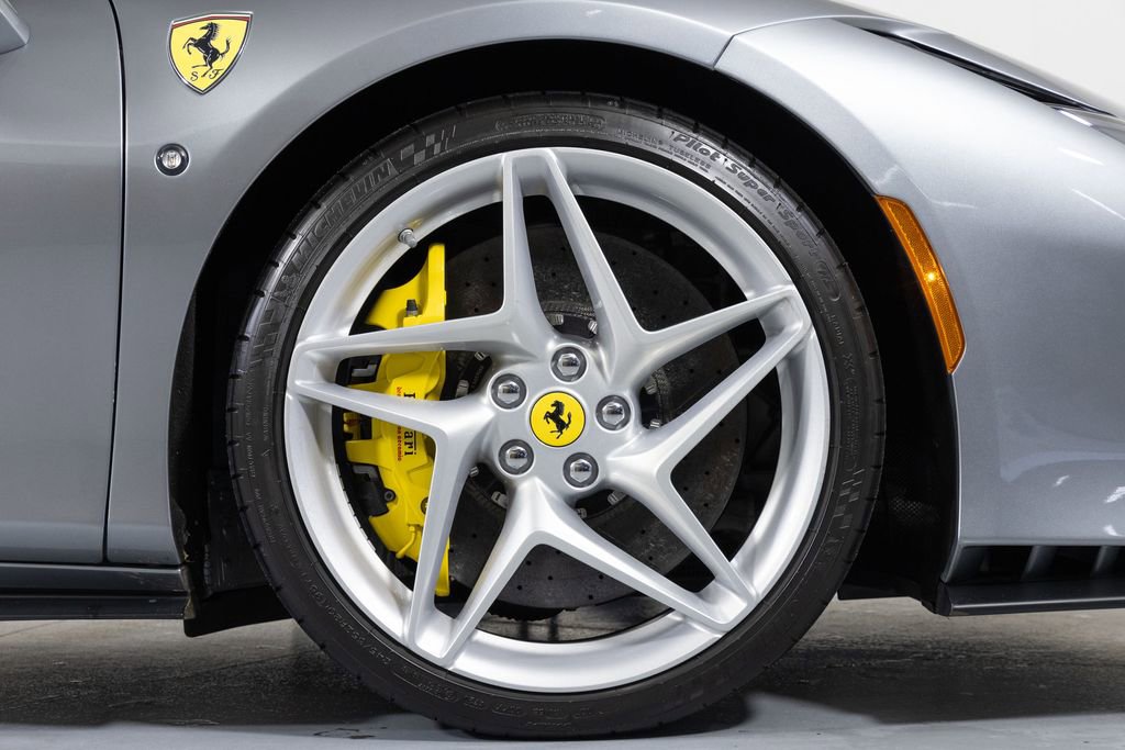 Used 2021 Ferrari F8 Tributo image 21