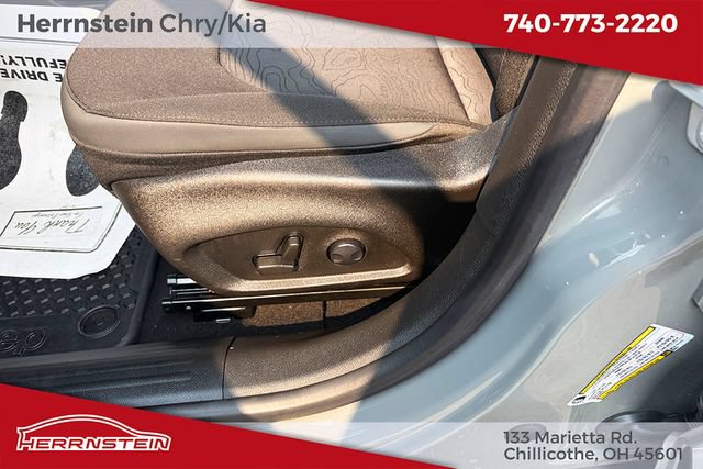 Used 2022 Jeep Renegade Trailhawk AWD/4WD image 16