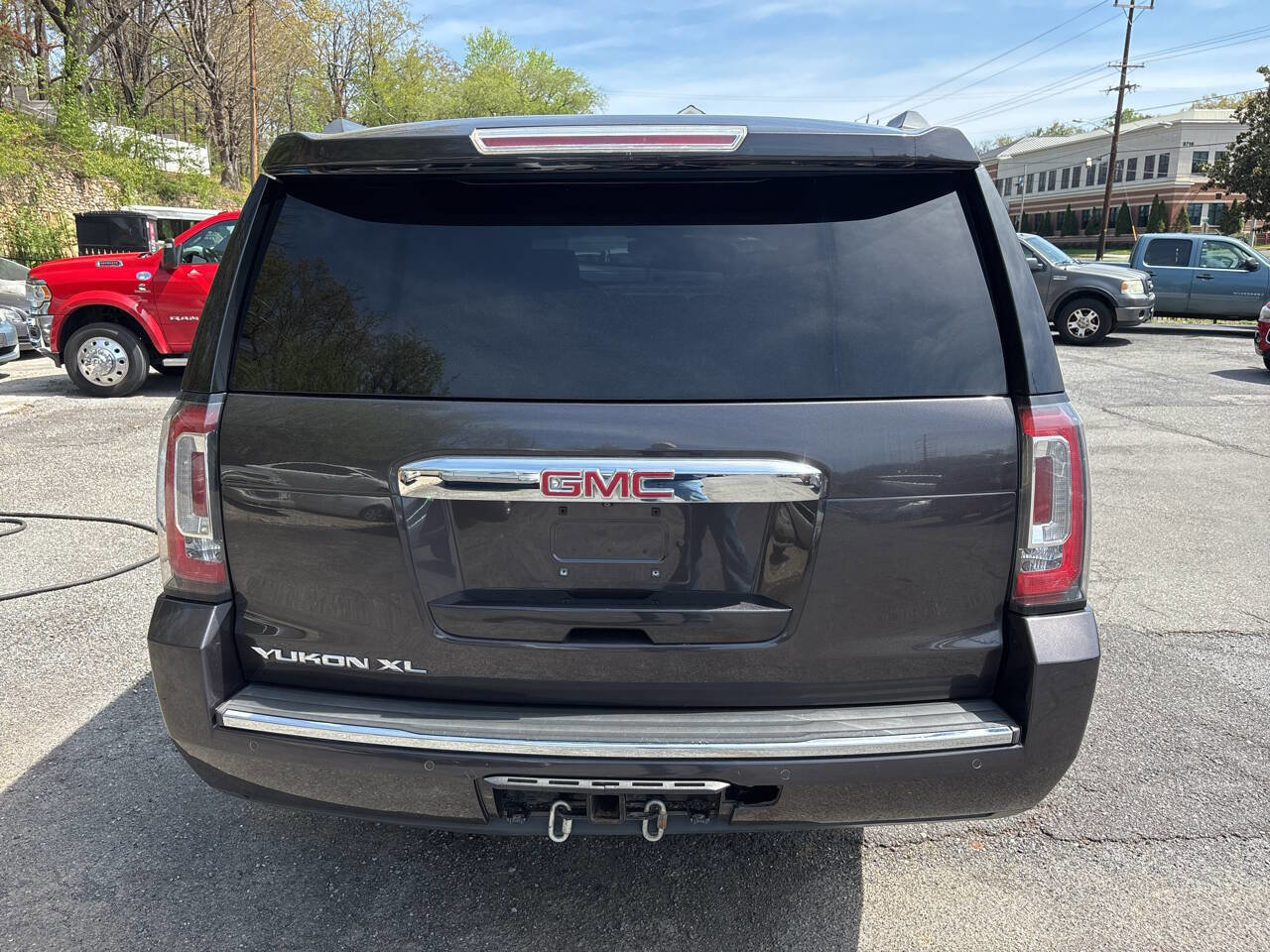 Used 2018 GMC Yukon XL Denali w/ Open Road Package image 12