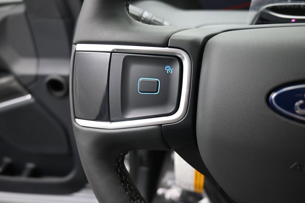New 2026 Ford Expedition Active RWD image 3