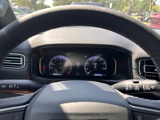 Used 2025 Jeep Wagoneer Series III w/ Premium Group I AWD/4WD image 22