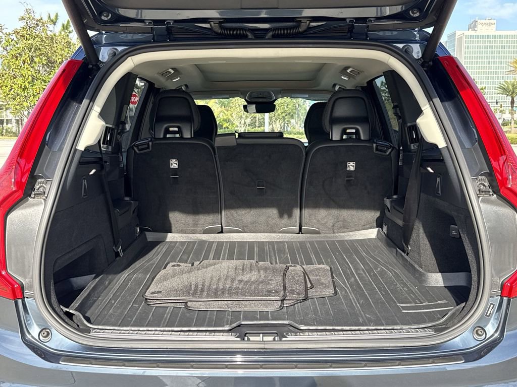 Used 2024 Volvo XC90 B6 Plus image 13