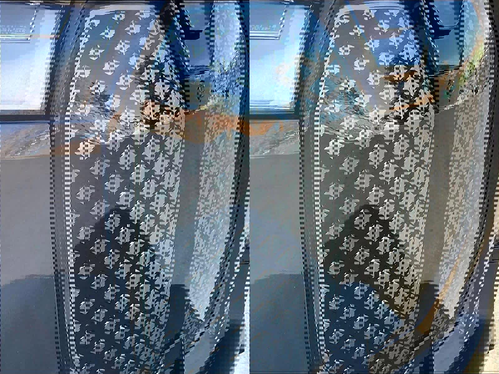 Used 2025 BMW iX xDrive50 w/ Convenience Package image 32