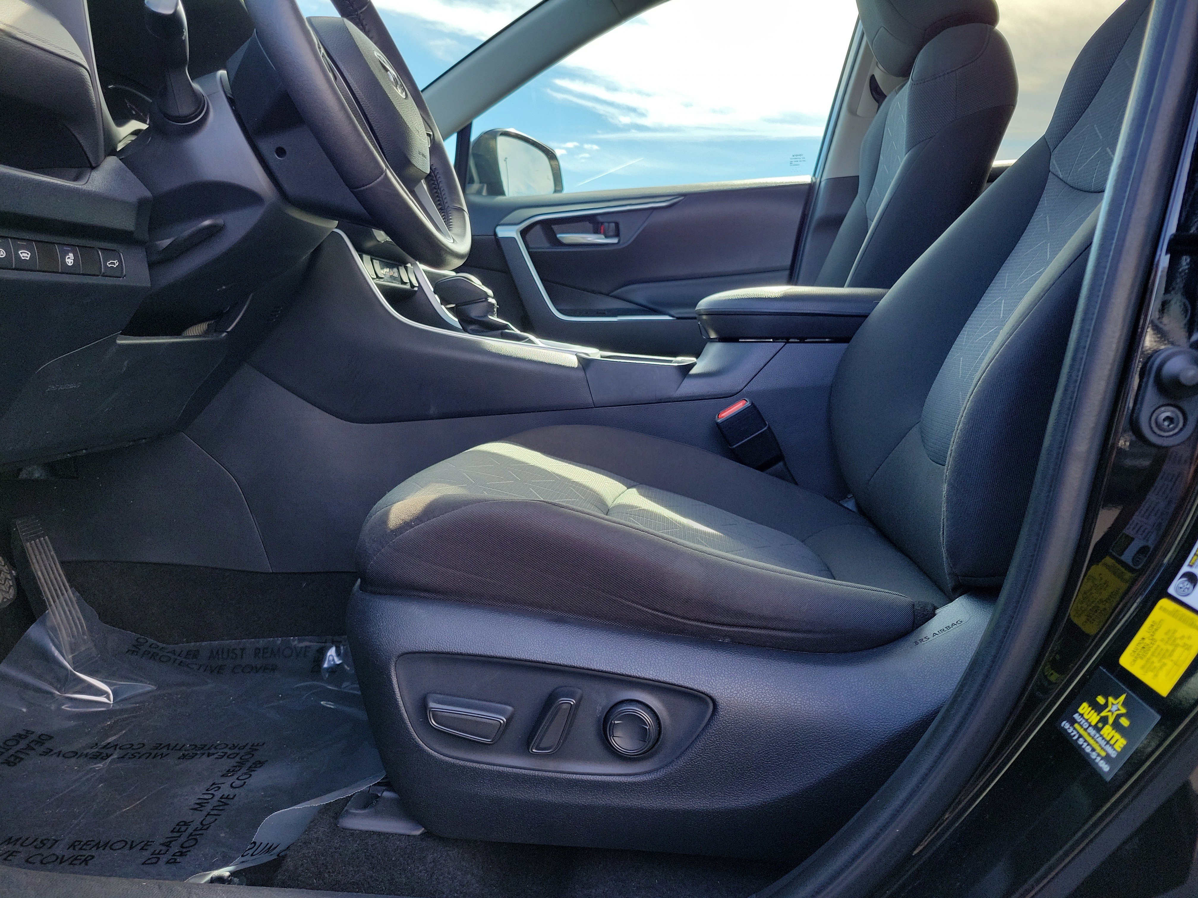 Used 2023 Toyota RAV4 XLE w/ Convenience Package image 16