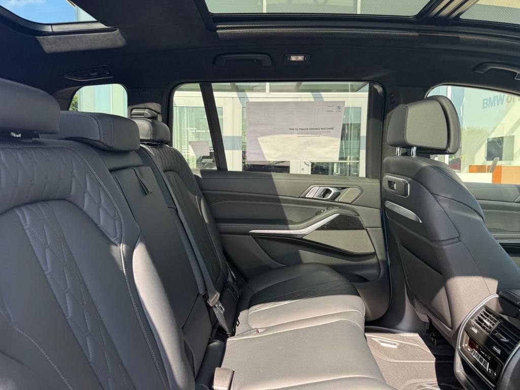 New 2027 BMW X7 M60i AWD/4WD image 7