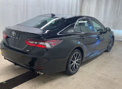 Used 2024 Toyota Camry SE FWD image 3