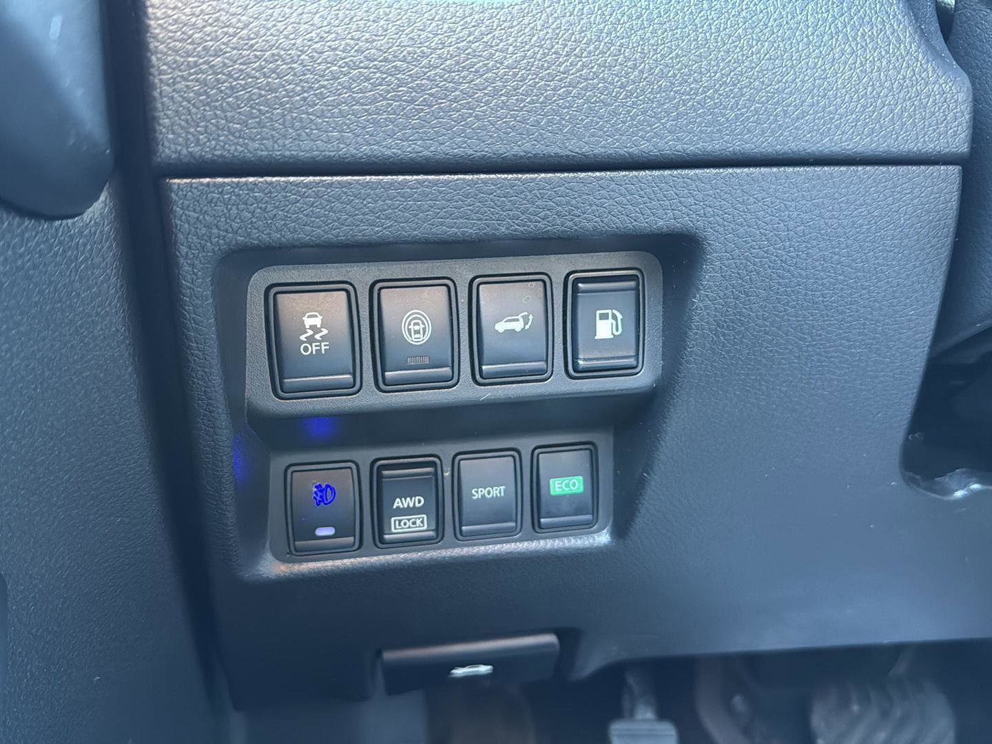 Used 2020 Nissan Rogue SV image 17