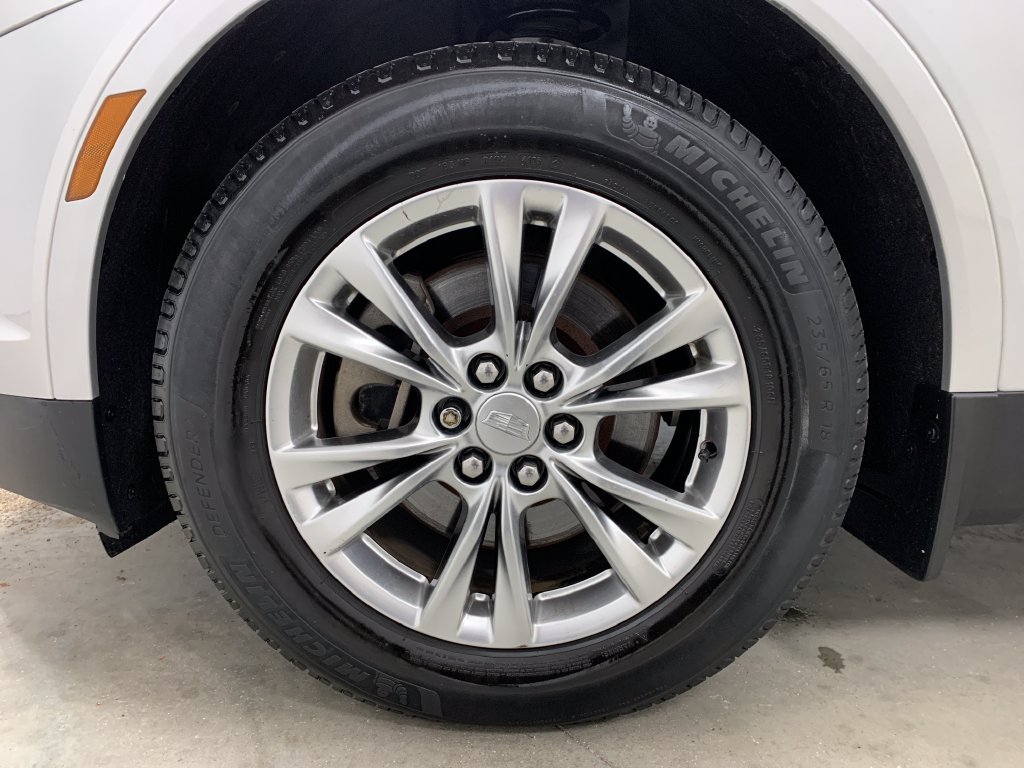 Used 2020 Cadillac XT5 Premium Luxury AWD/4WD image 2