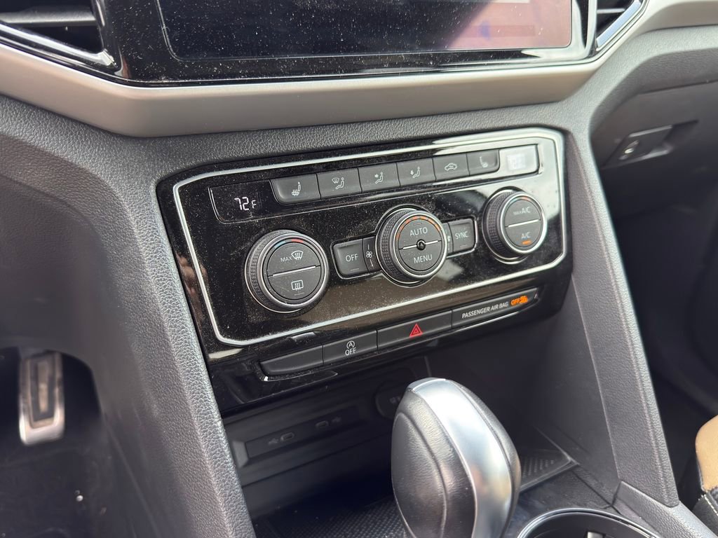 Used 2022 Volkswagen Atlas Cross Sport SEL R-Line AWD/4WD image 14