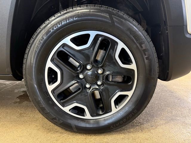 Used 2017 Jeep Renegade Trailhawk image 28
