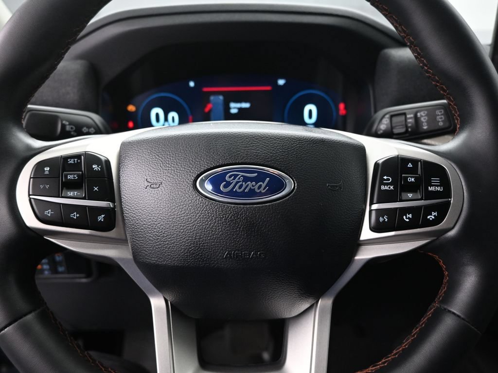Used 2025 Ford Explorer Active w/ Active Comfort Package RWD image 12