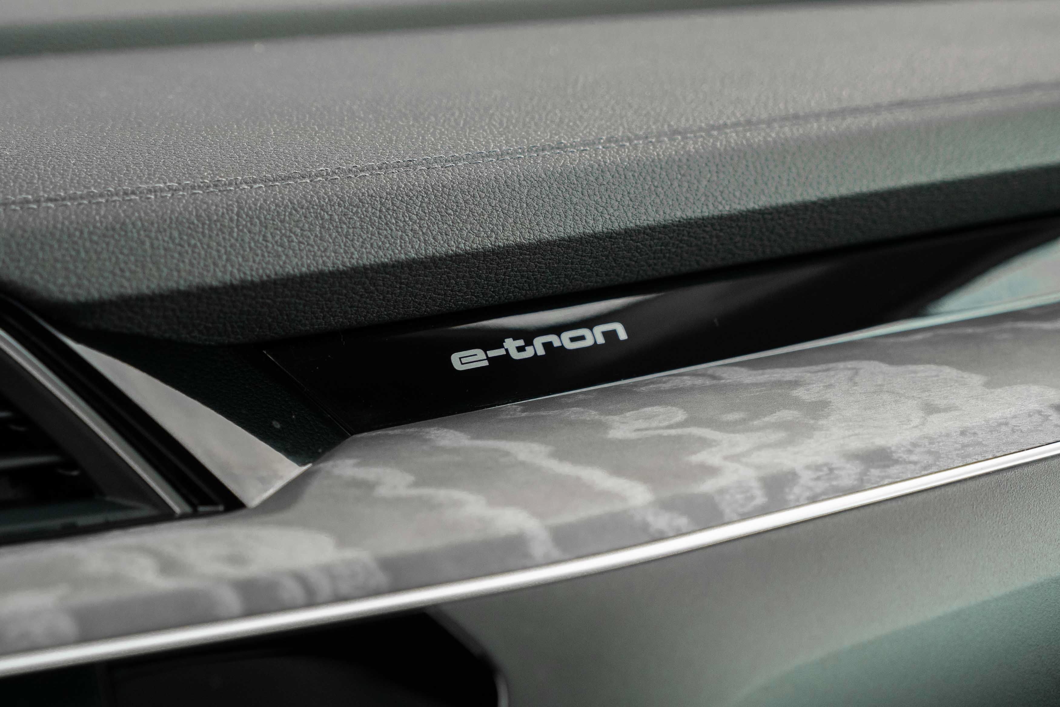 Certified 2024 Audi Q8 e-tron Premium Plus AWD/4WD image 16