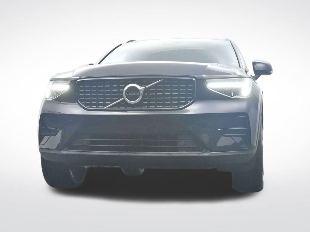 Used 2024 Volvo XC40 B5 Core image 29