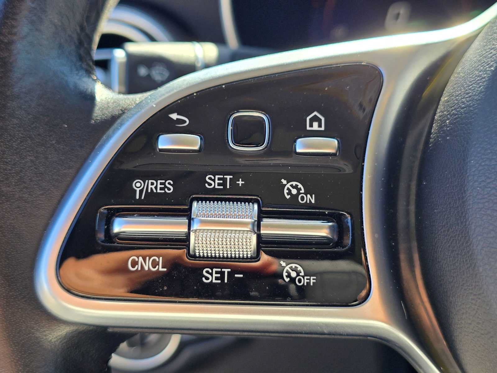 Used 2022 Mercedes-Benz GLC 300 4MATIC image 34