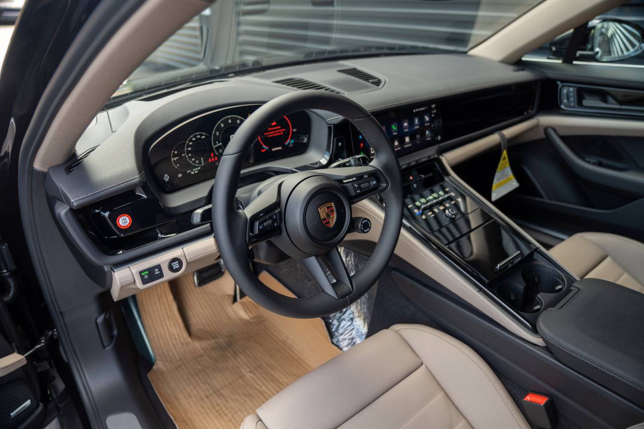 New 2026 Porsche Panamera 4 AWD/4WD image 4