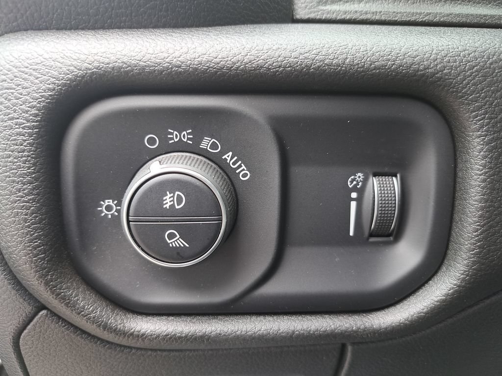 Used 2022 RAM 1500 Big Horn AWD/4WD image 25