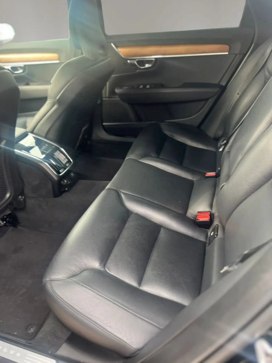 Used 2022 Volvo S90 B6 Momentum AWD/4WD image 6