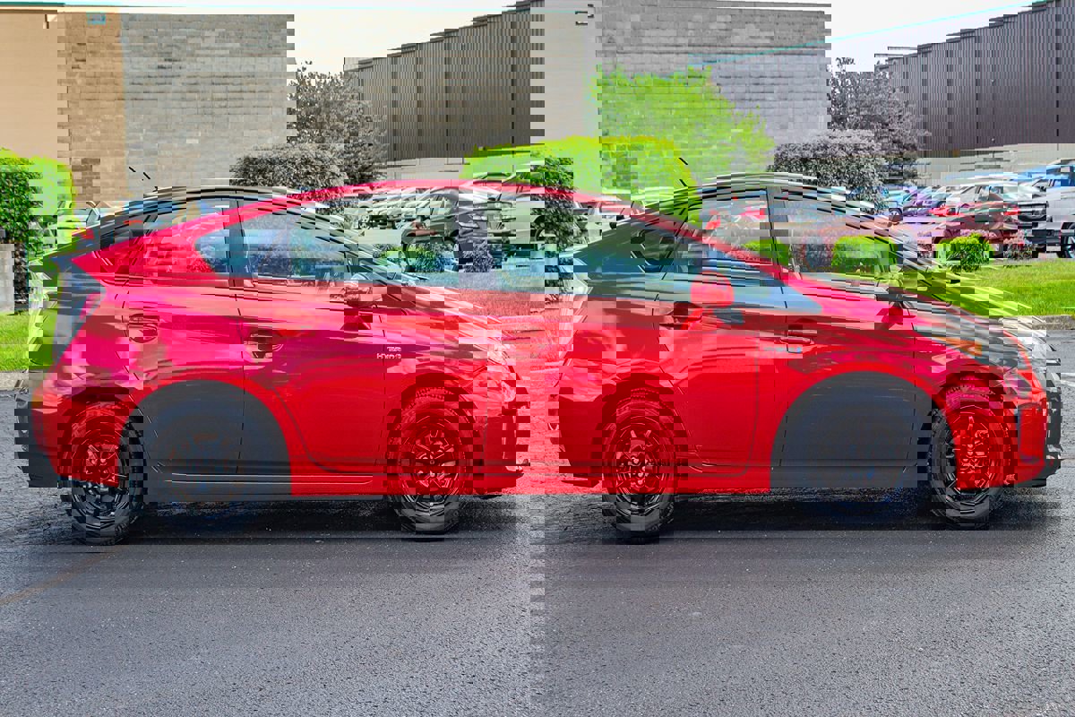 Used 2015 Toyota Prius Three FWD image 10