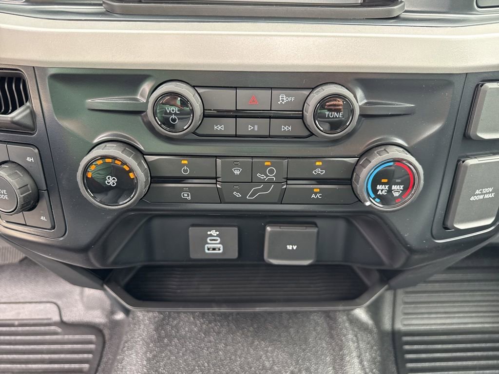 New 2025 Ford F550 4x4 Regular Cab Super Duty image 21
