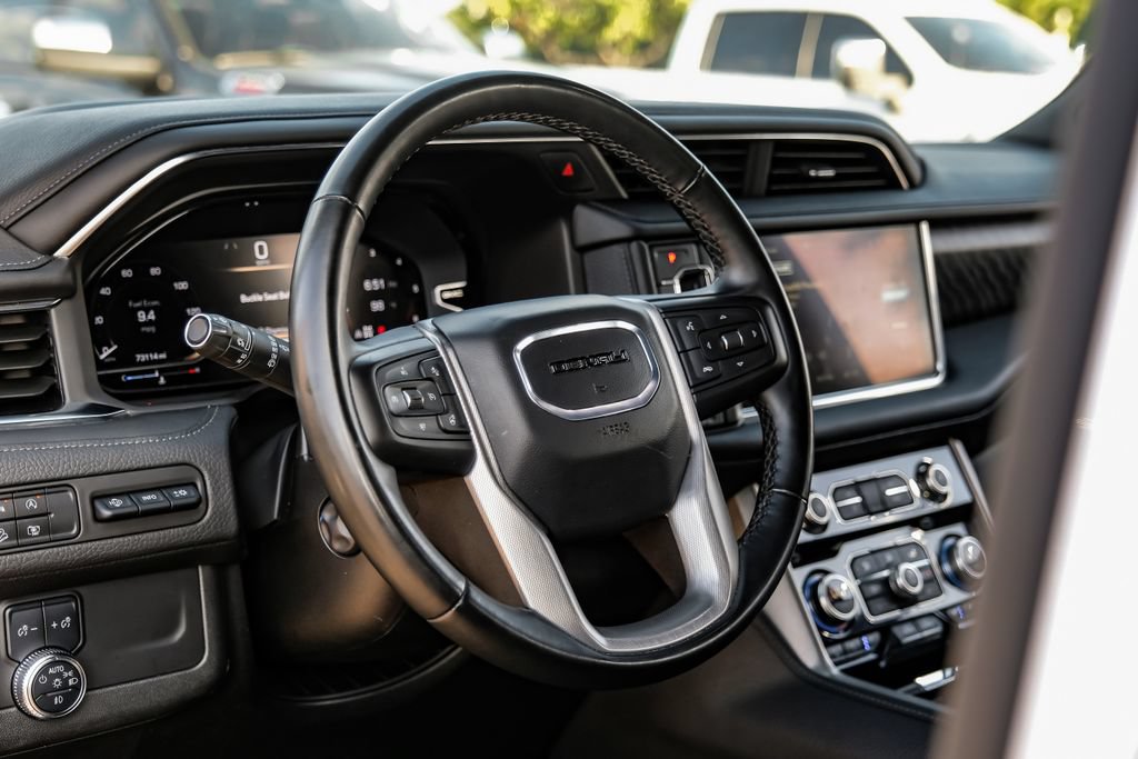 Used 2024 GMC Yukon XL Denali AWD/4WD image 14