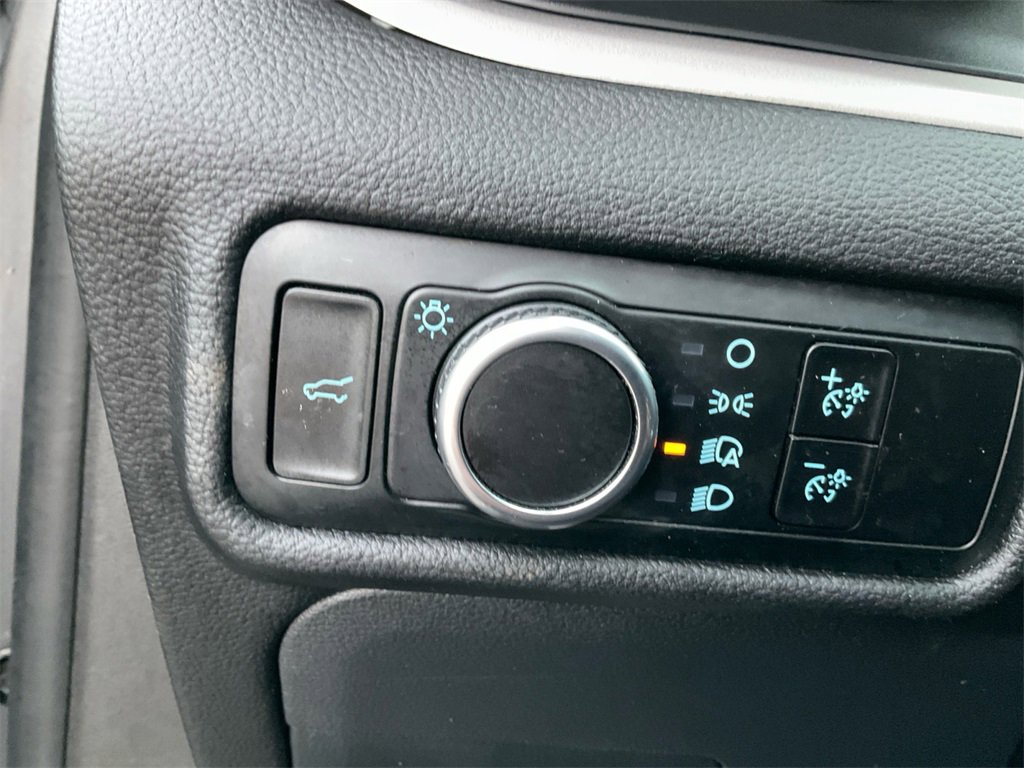 Used 2023 Ford Explorer XLT image 23