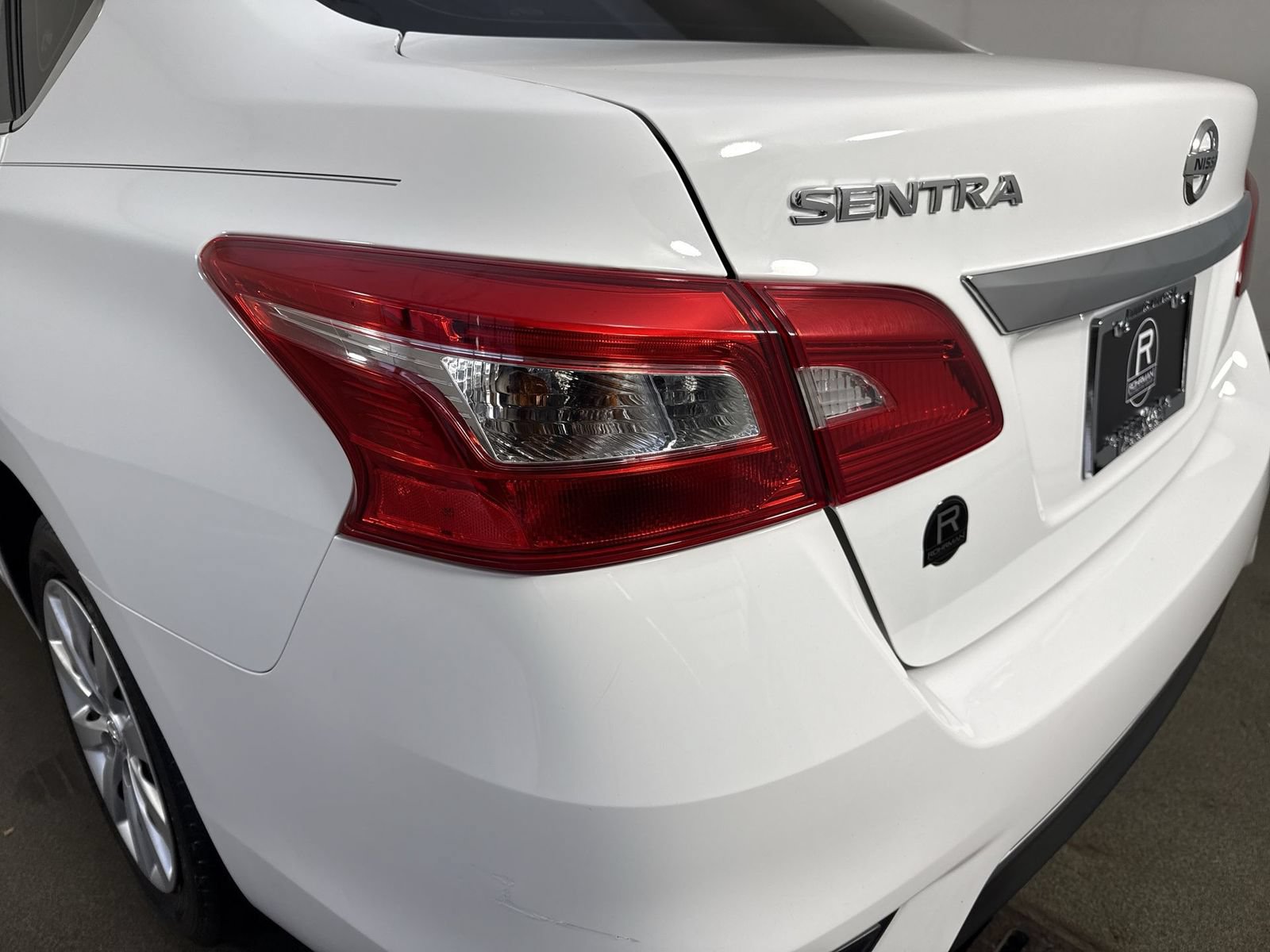 Used 2016 Nissan Sentra S FWD image 28