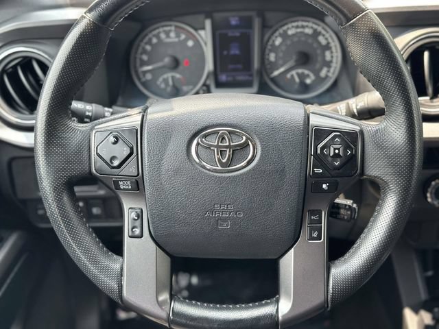 Used 2018 Toyota Tacoma TRD Sport AWD/4WD image 18