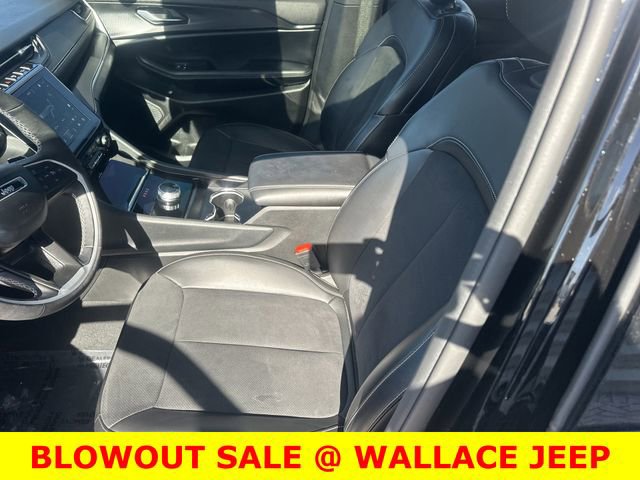 Used 2024 Jeep Grand Cherokee Altitude image 17