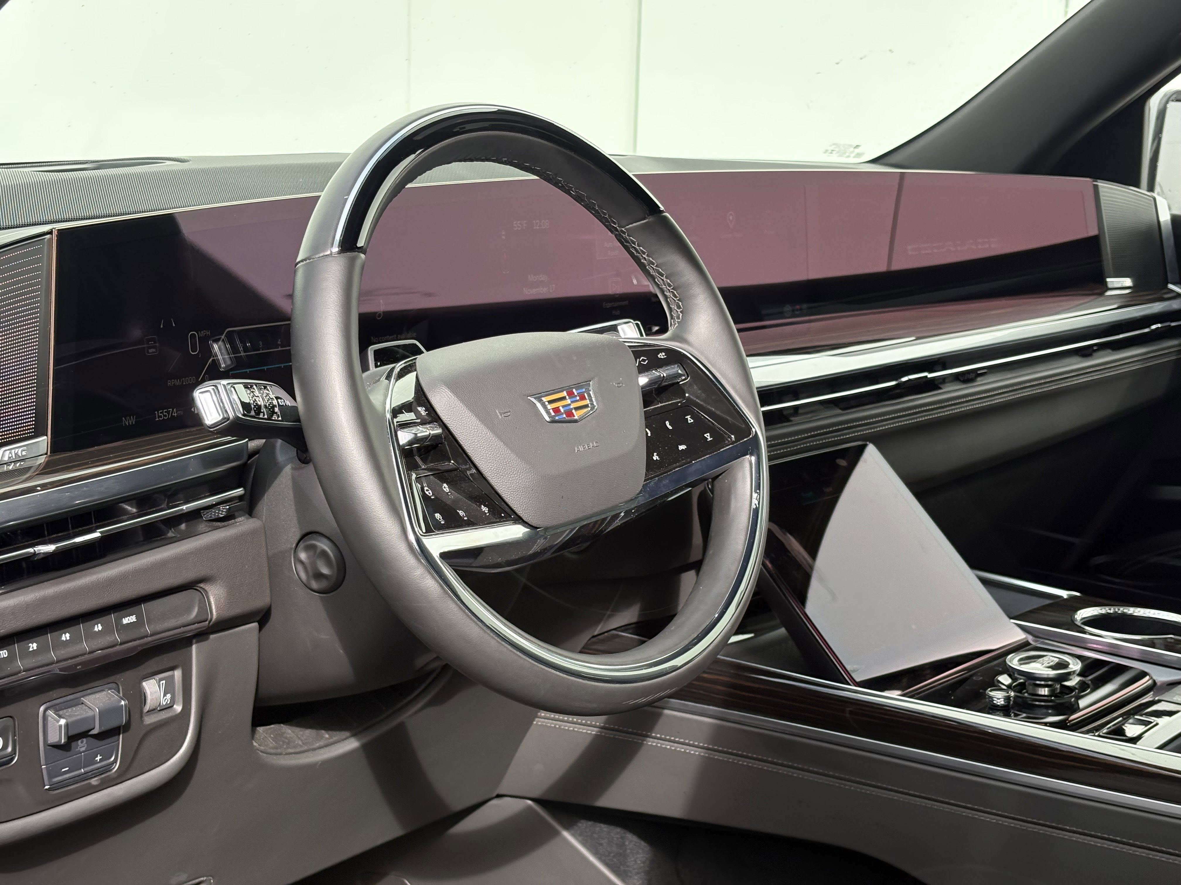 Used 2025 Cadillac Escalade Premium Luxury image 19