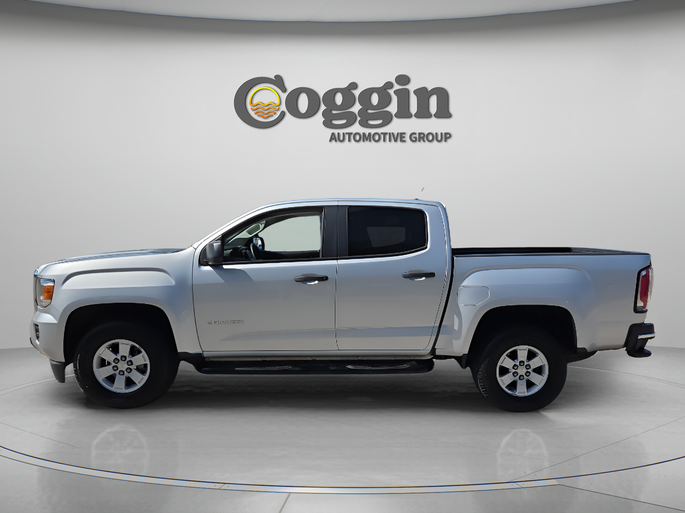 Certified 2020 GMC Canyon 2WD Crew Cab w/ Convenience Package image 2