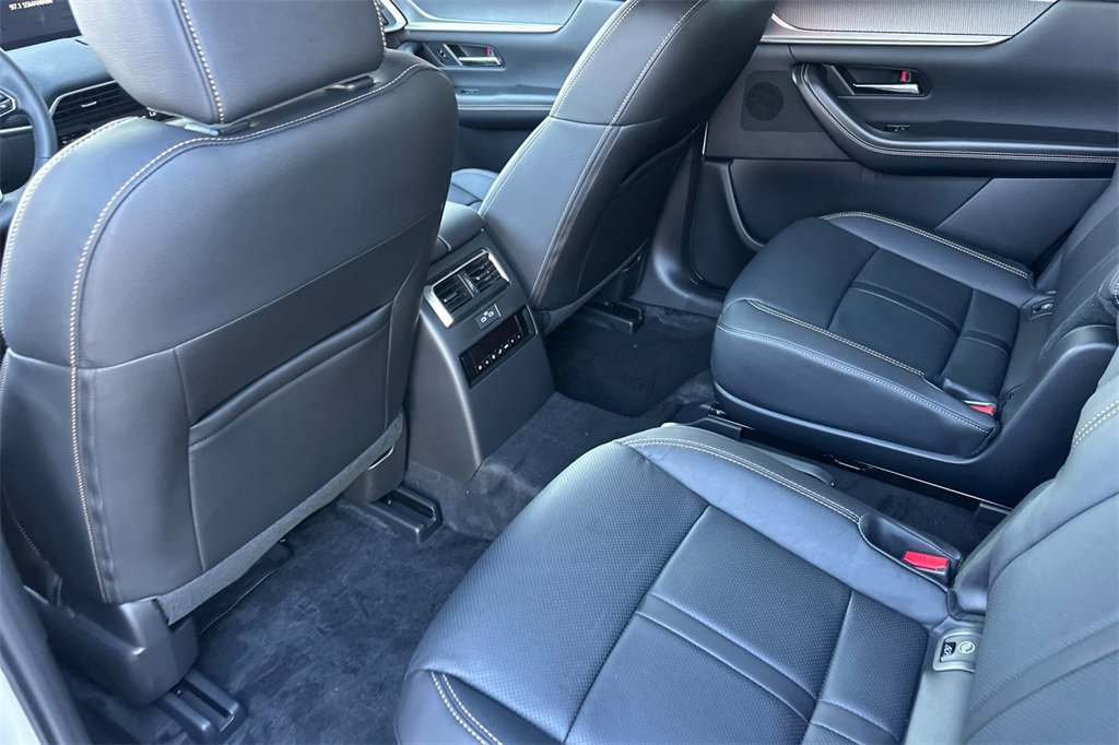 New 2025 MAZDA CX-90 Plug-In Hybrid w/ Preferred image 13