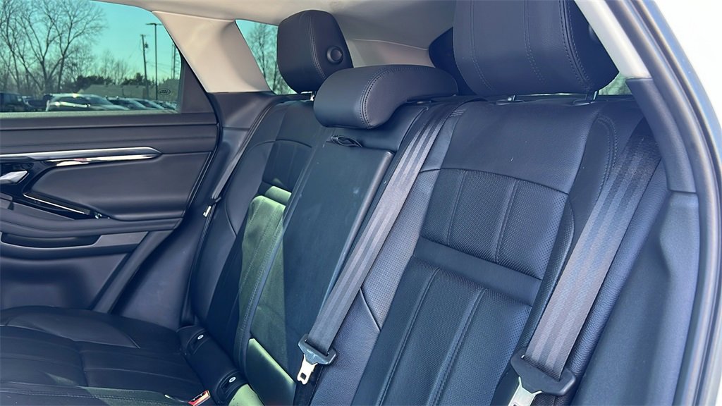 Used 2020 Land Rover Range Rover Evoque SE image 31